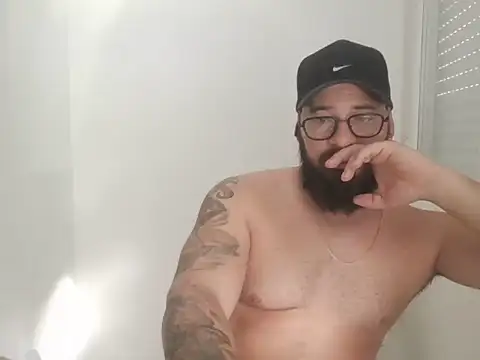 lachy2410 Show in webcam