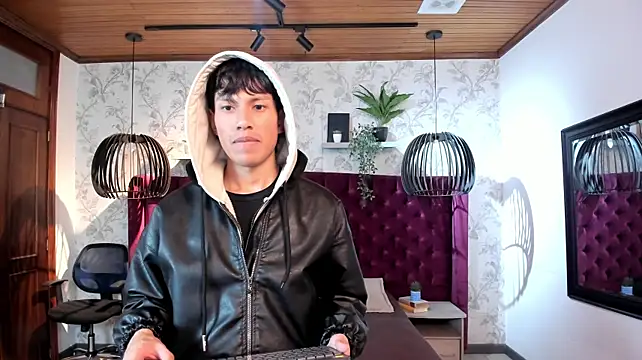 Pierre_Leroy_ Live XXX Chat