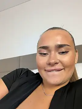 MonicaWestt's Live XXX Chat