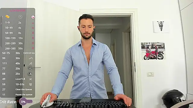 Živý XXX chat ZackFraser