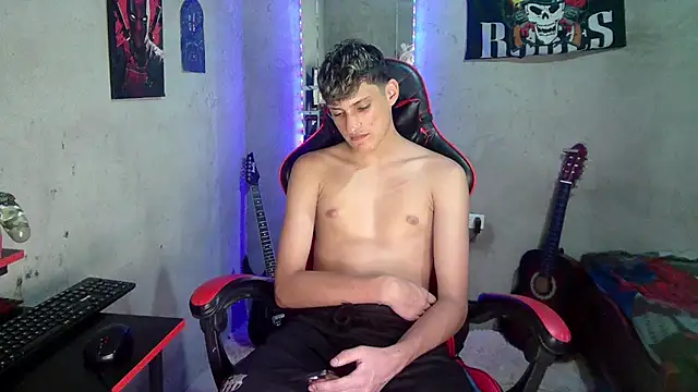 flaquito_junior Chat XXX live