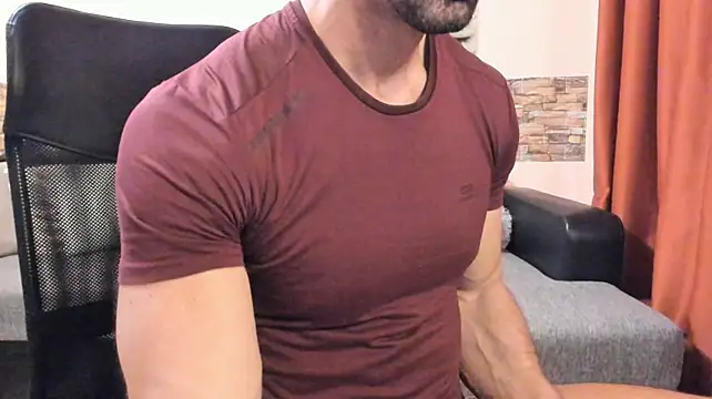 HotHunkTrainer Adlı Modelin Canlı XXX Sohbeti