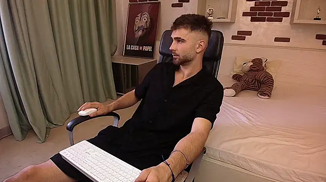 KyloEast Chat XXX live
