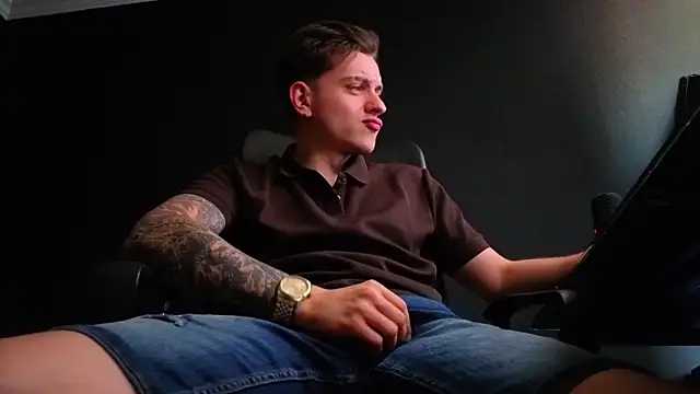FelixStarkk Adlı Modelin Canlı XXX Sohbeti