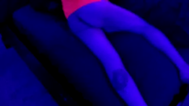 Show modela Time2playN303party na web-kameri