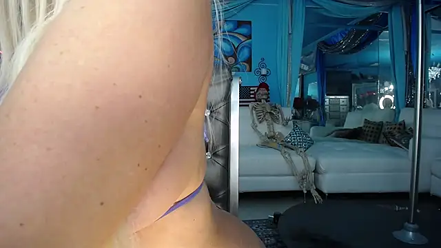 ADRIANNA_FOX's Live XXX Chat