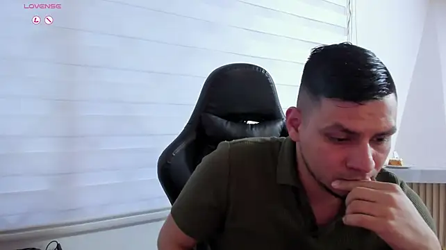 Rick_Adams Live XXX-Chat