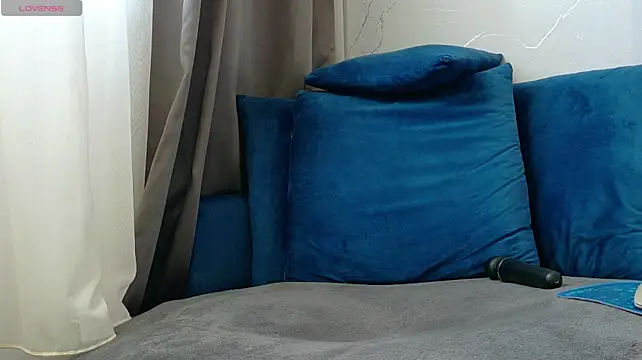 sasha_lstn Live XXX chat