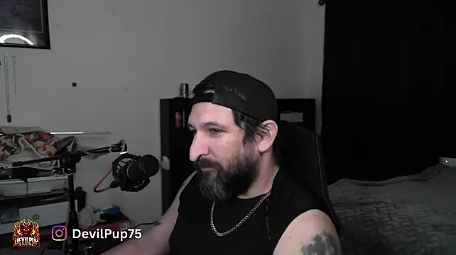 DevilPup75_ live XXX chat