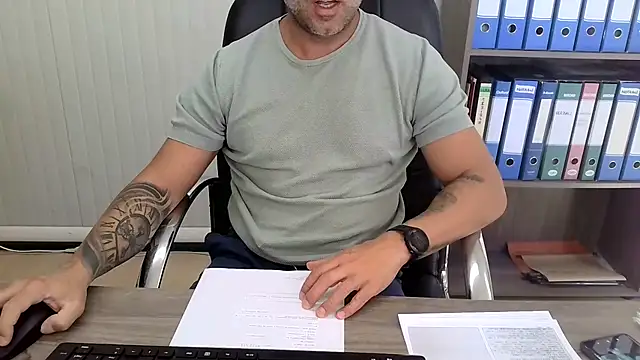 Evasionee Chat XXX in diretta