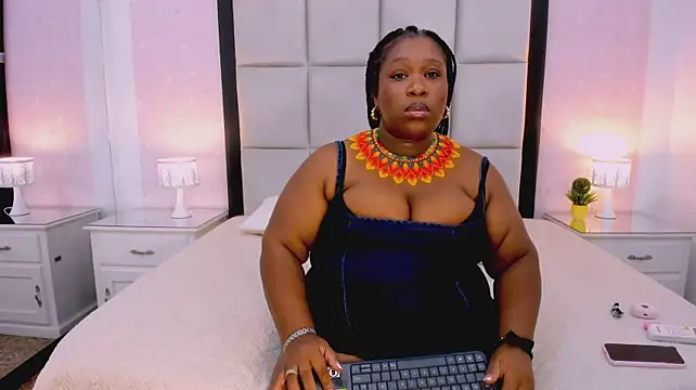 TreisyVixen's Live XXX Chat