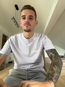 Huge_cock22cm's Webcam Show