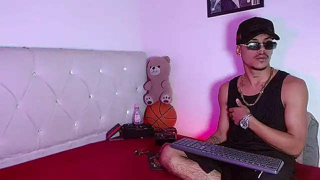 Angel_foxc13 Adlı Modelin Canlı XXX Sohbeti