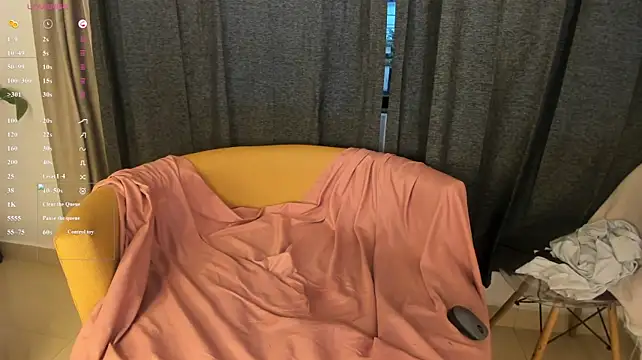 Candy_Noor Adlı Modelin Canlı XXX Sohbeti