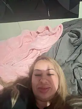 Honey_lips69: διαδικτυακό σόου στην κάμερα