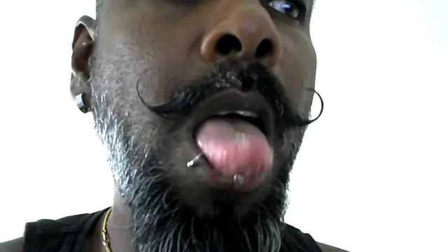 frenchblackc31 라이브 XXX 채팅