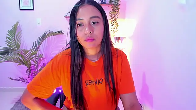 Ciara8's Live XXX Chat