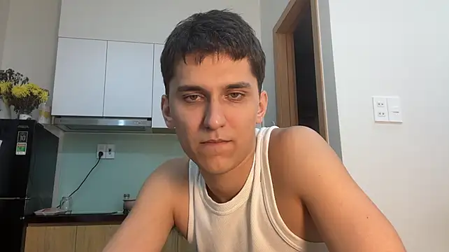 Chatroom XXX en direct de Adrian_Coles
