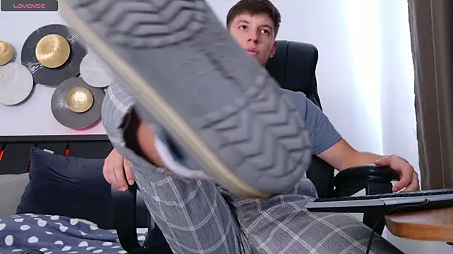 ThomasEdisonn – Naživo XXX chat