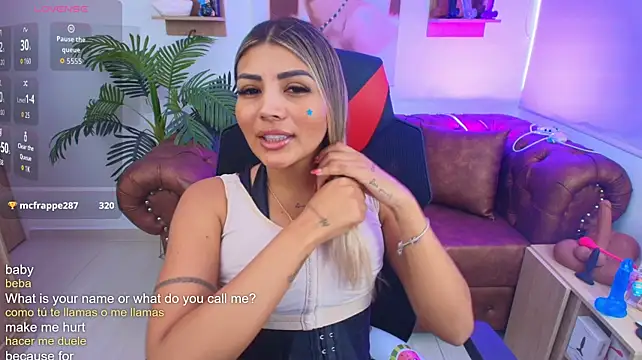 Chat +18 de SALOOMEE__ ao vivo