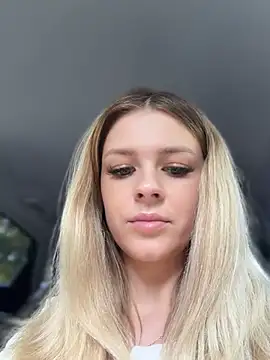 Chatroom XXX en direct de Love_Bri