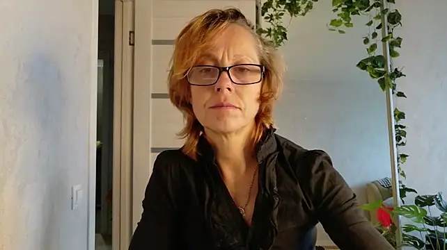 LioraWeiss' Live XXX Chat