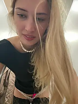 blonde_exe élő XXX-chatje