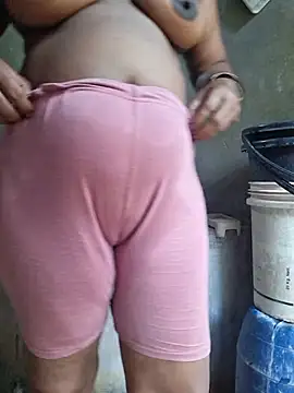 Tamilselviroja- live XXX chat