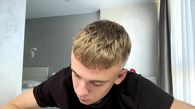 SoloFury élő XXX-chatje