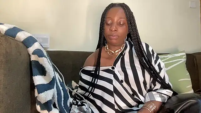 lolaslatary1's Live XXX Chat