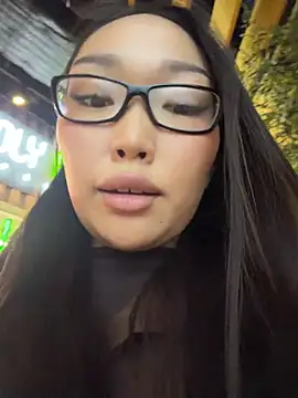 XXX chat uživo modela trytomakememoam