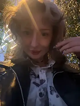 RonnieKiss Adlı Modelin Canlı XXX Sohbeti