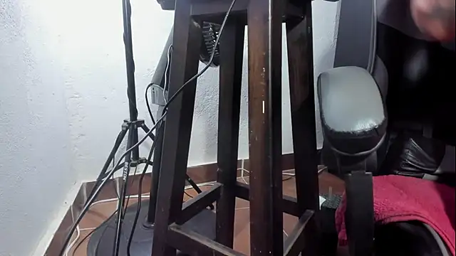 Arian_Pervert 라이브 XXX 채팅