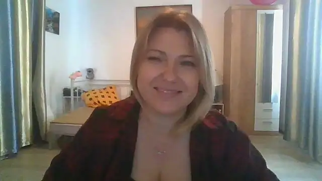 Chat +18 de ElenaLove888 ao vivo