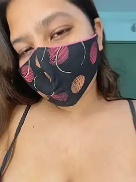 YOUR_GF_ élő XXX-chatje