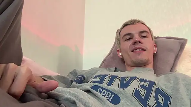 Jeremy1Scott élő XXX-chatje