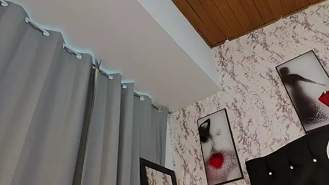 Larissa_Antonella Chat XXX in diretta