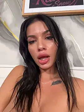 Chat +18 de RaniaSnow ao vivo