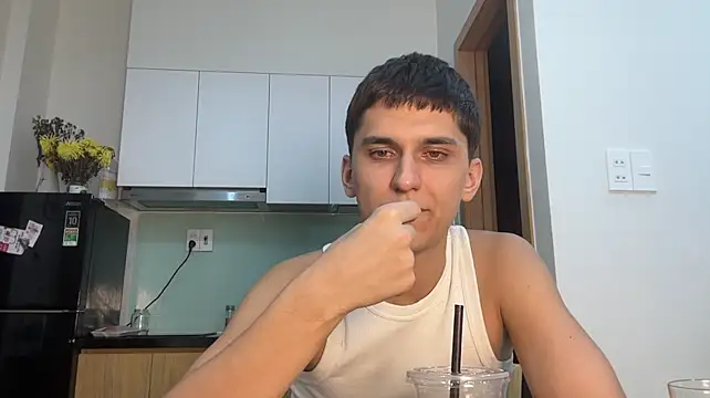 Онлайн чат XXX Adrian_Coles