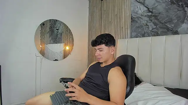 dark_ay live XXX chat
