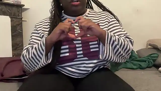 nanaisbackk's Live XXX Chat