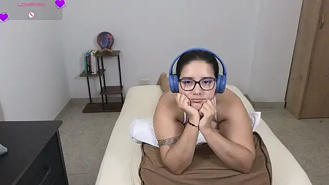 blue__moon_ লাইভ XXX চ্যাট