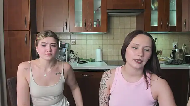 HotCaramellsTV Live XXX-Chat