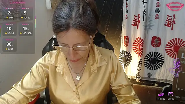 Chat +18 de Chayla_Ruiz ao vivo