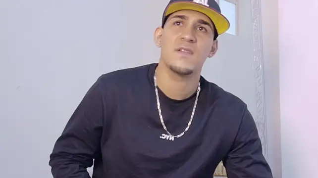 Massimo_11 – Naživo XXX chat