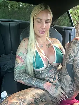 XXX chat uživo modela CoraDiamond