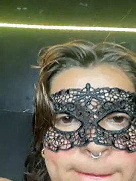mara18-'s Live XXX Chat