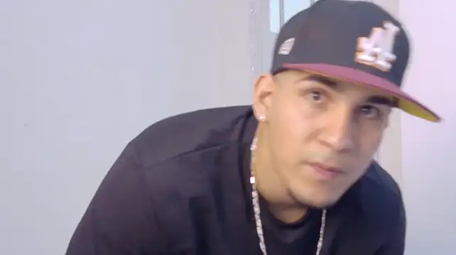 Massimo_11 Live XXX Chat
