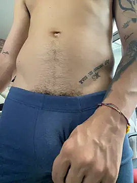 AlphaMasterXxx 라이브 XXX 채팅