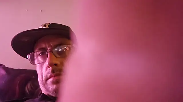 הופעת וובקאם של MisterMadison44